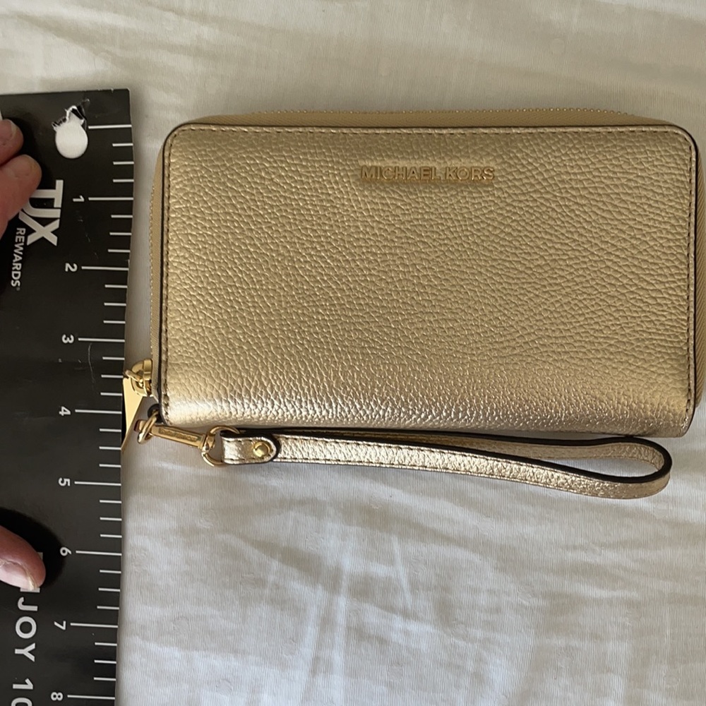 Michael Kors metallic wristlet - Picture 9 of 10